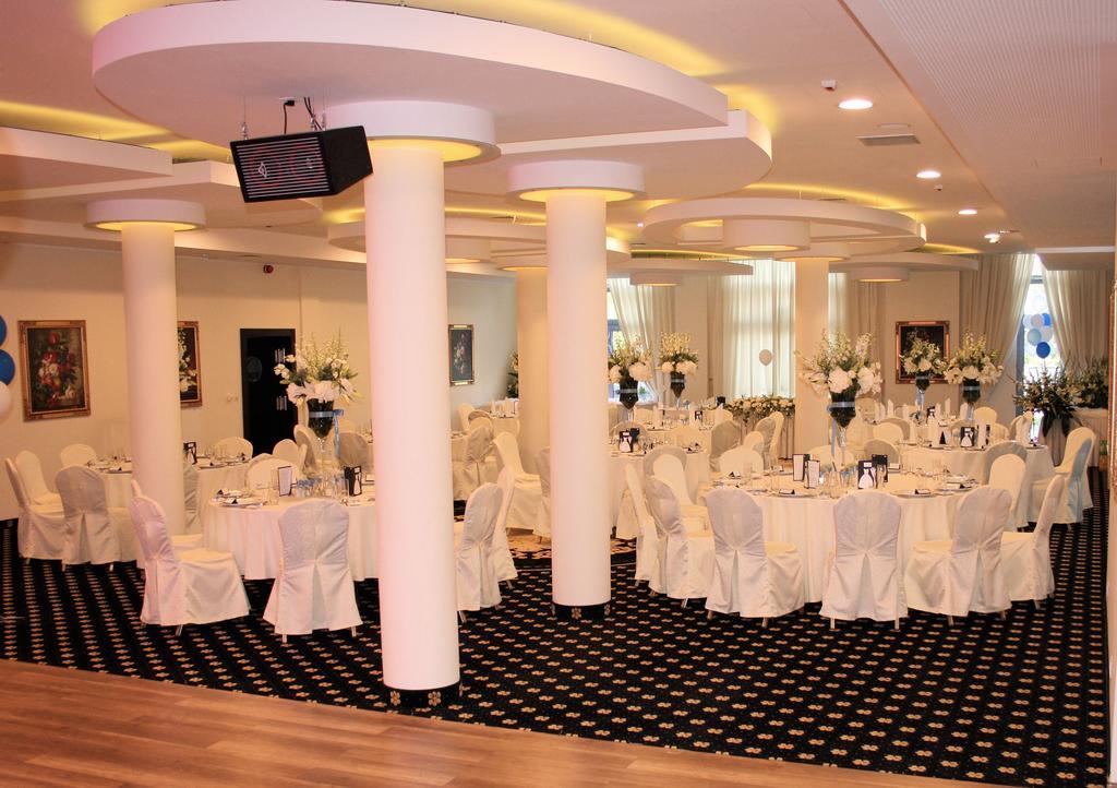Hotel Business Faltom Gdynia Rumia Exterior photo